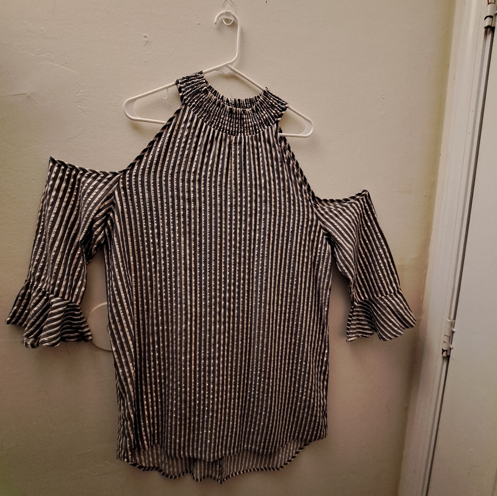 Cold Shoulder Dress - Picture 2 of 7